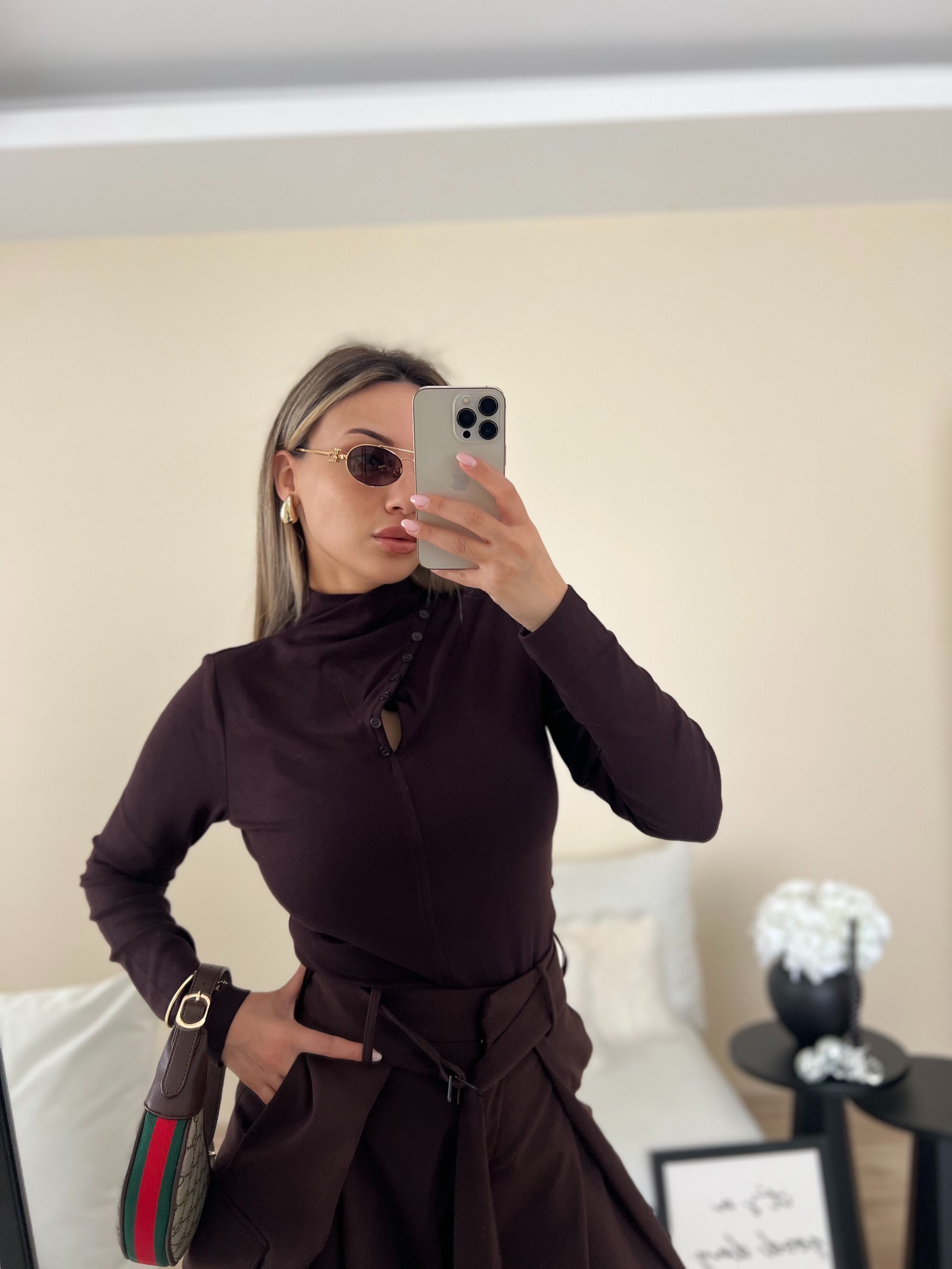 DÜĞME DETAYLI KAHVERENGI BLUZ